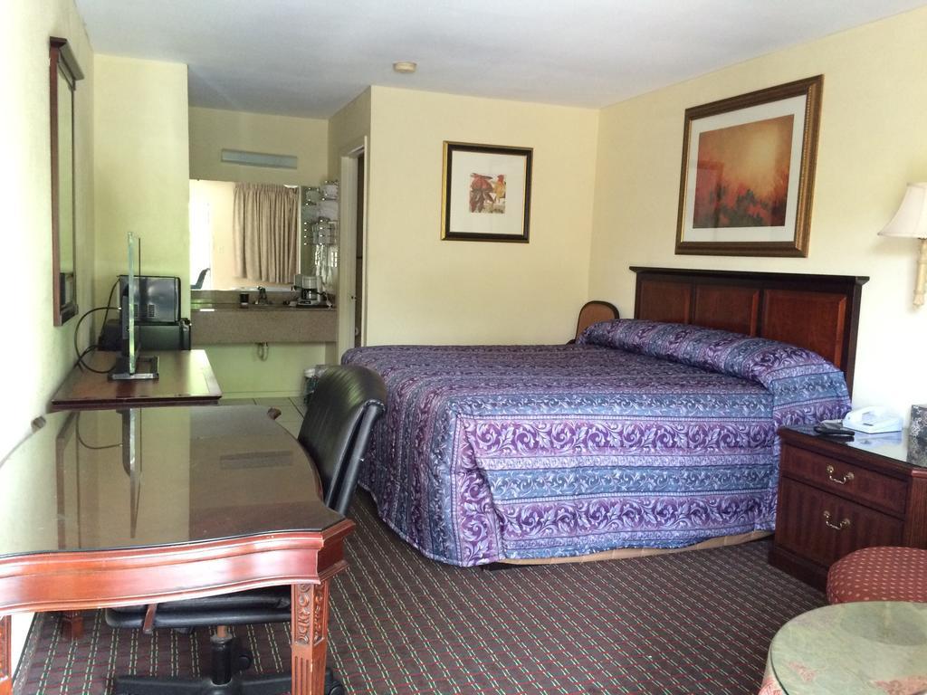 Knights Inn Augusta Fort Gordon Room photo